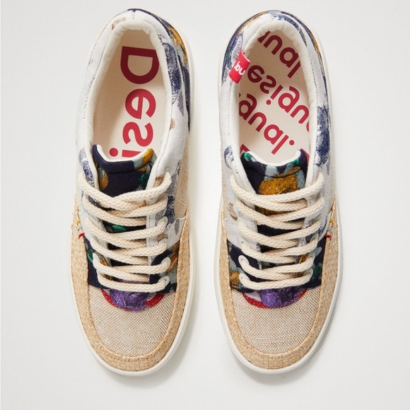 Desigual Cream and Red Sneakers with Artisanal Touch
Boho sneakers - Picture 1 of 4